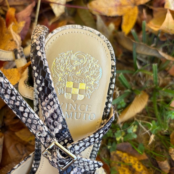 NWOT-Vince Camuto Snakeskin Print Strappy Heels, 9 1/2 - Picture 9 of 9